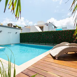 501 En Edificio Vanessa 42 A 5 Min De La 5ta Y Playa Apartamento